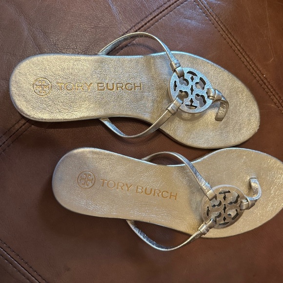 Tory Burch Miller Knotted Thong Sandal - Gold Spark - Women’s 6M - Picture 7 of 8
